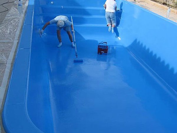Sơn chống thấm bể bơi nên dùng loại nào? 2 Sơn chống thấm bể bơi