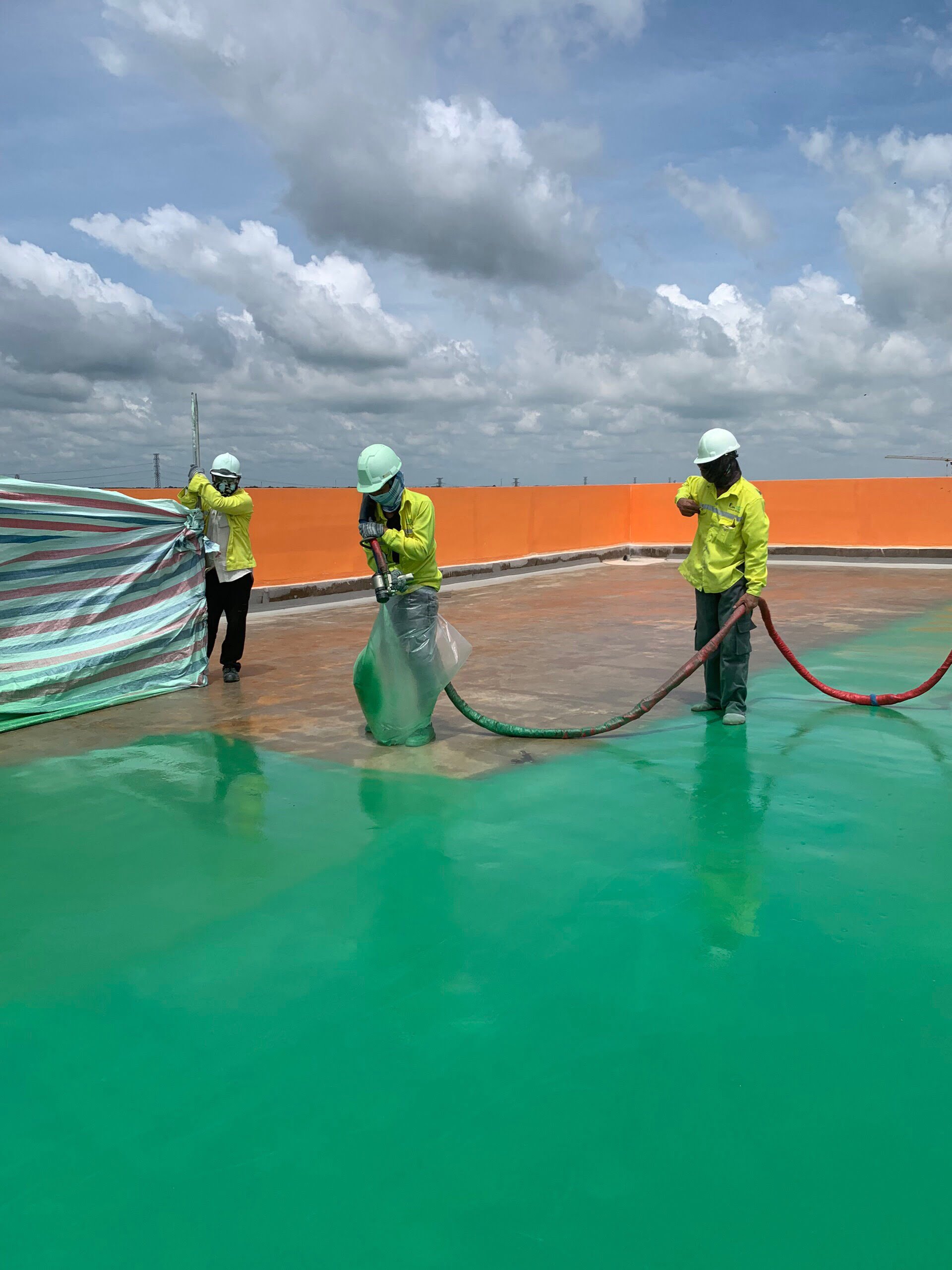 Polyurea là gì? Chống thấm hiệu quả, bền bỉ và an toàn cho môi trường 1 Polyurea là gì? Chống thấm hiệu quả, bền bỉ và an toàn cho môi trường