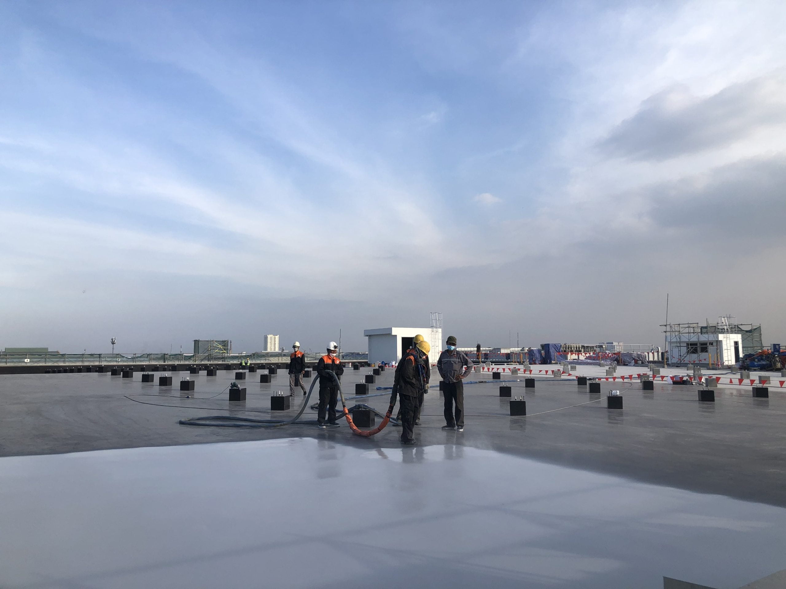 Vận dụng Tính năng polyurea để bảo vệ bề mặt Hướng dẫn từng bước 2 chống thấm bằng polyurea