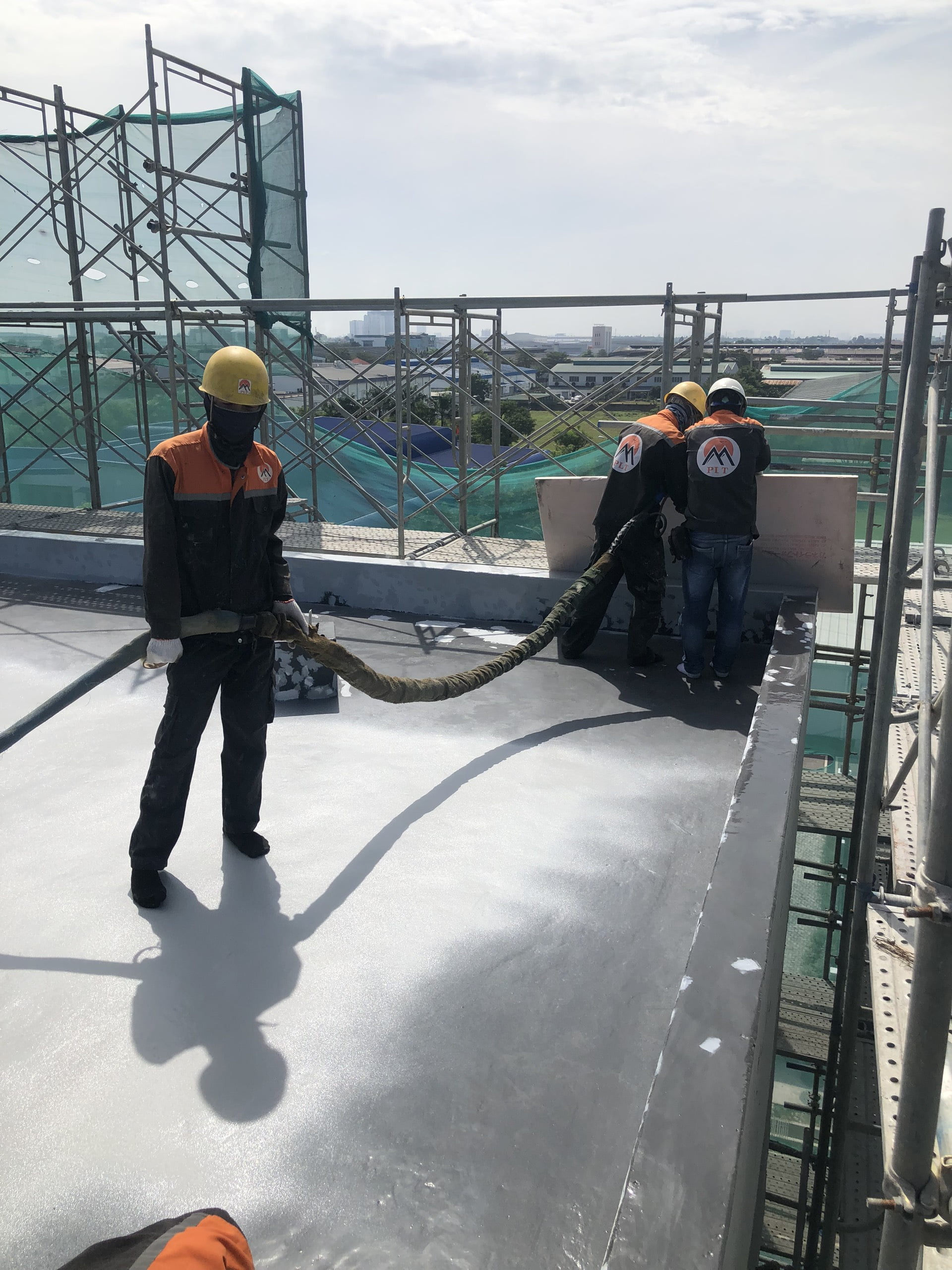 Polyurea là gì? Chống thấm hiệu quả, bền bỉ và an toàn cho môi trường 4 f0e7214bb0857bdb22941